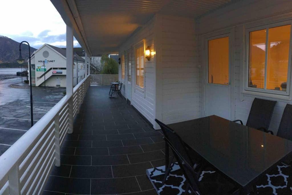 Balestrand Fjordapartments Holmen 19A Exterior foto